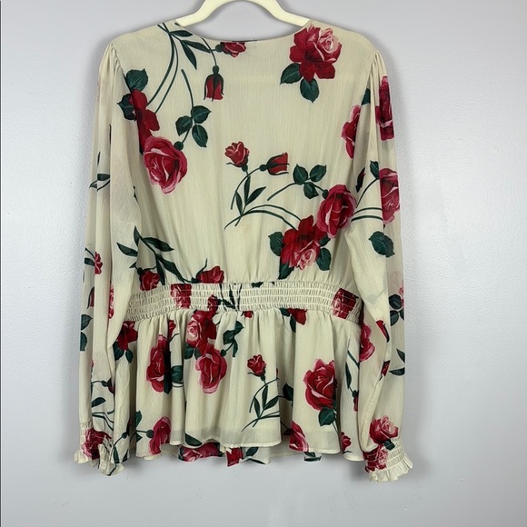 Torrid Cream and Red Roses Smocked Waist Blouse with Long Sleeves Size 1 - Picture 11 of 11